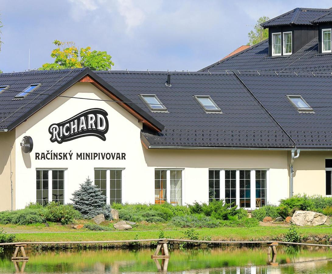 拉辛利奥波德酒店 Račín 外观 照片