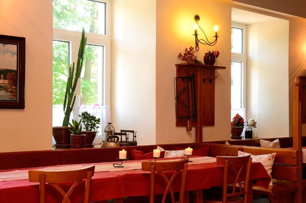 拉辛利奥波德酒店 Račín 外观 照片